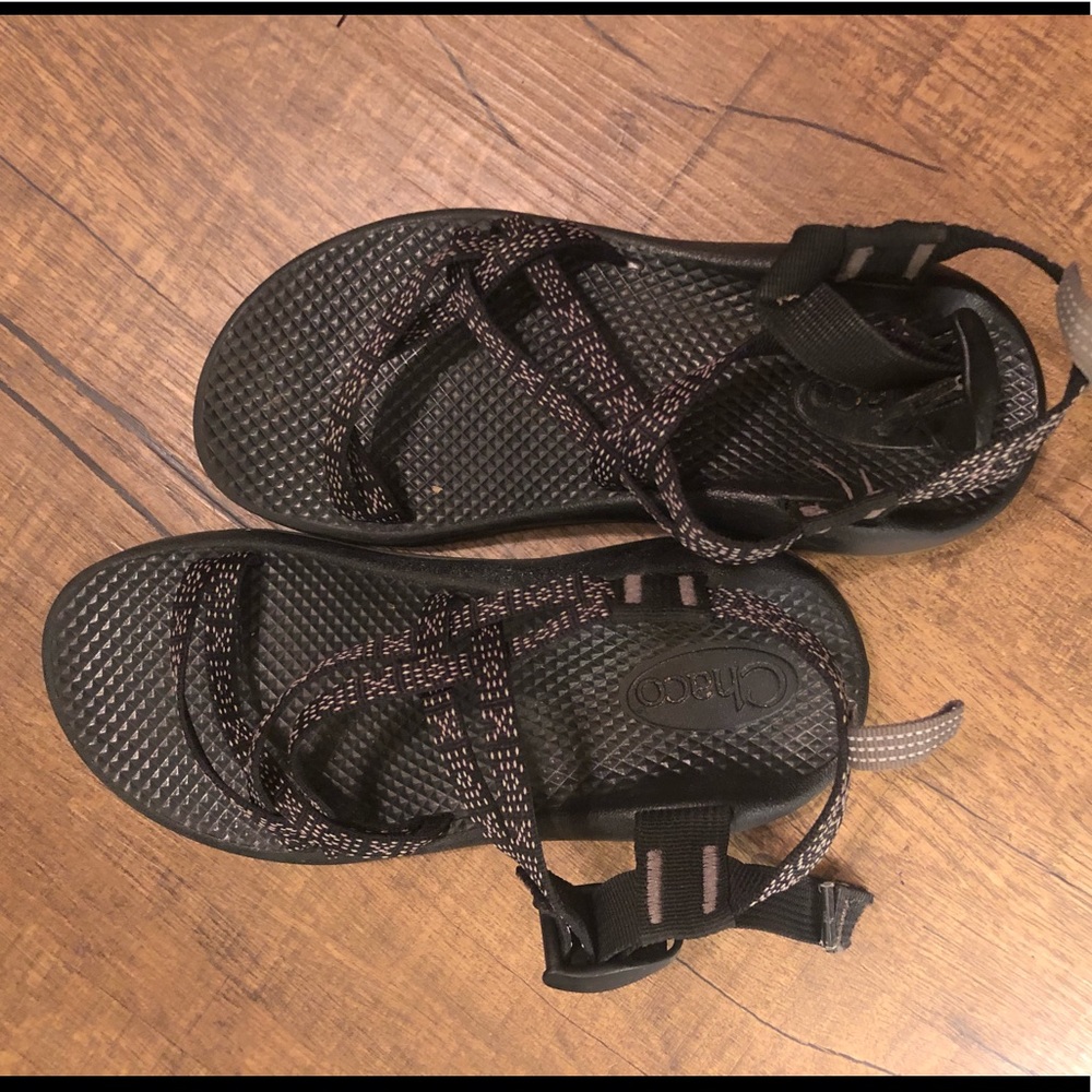 Girls chacos size 6